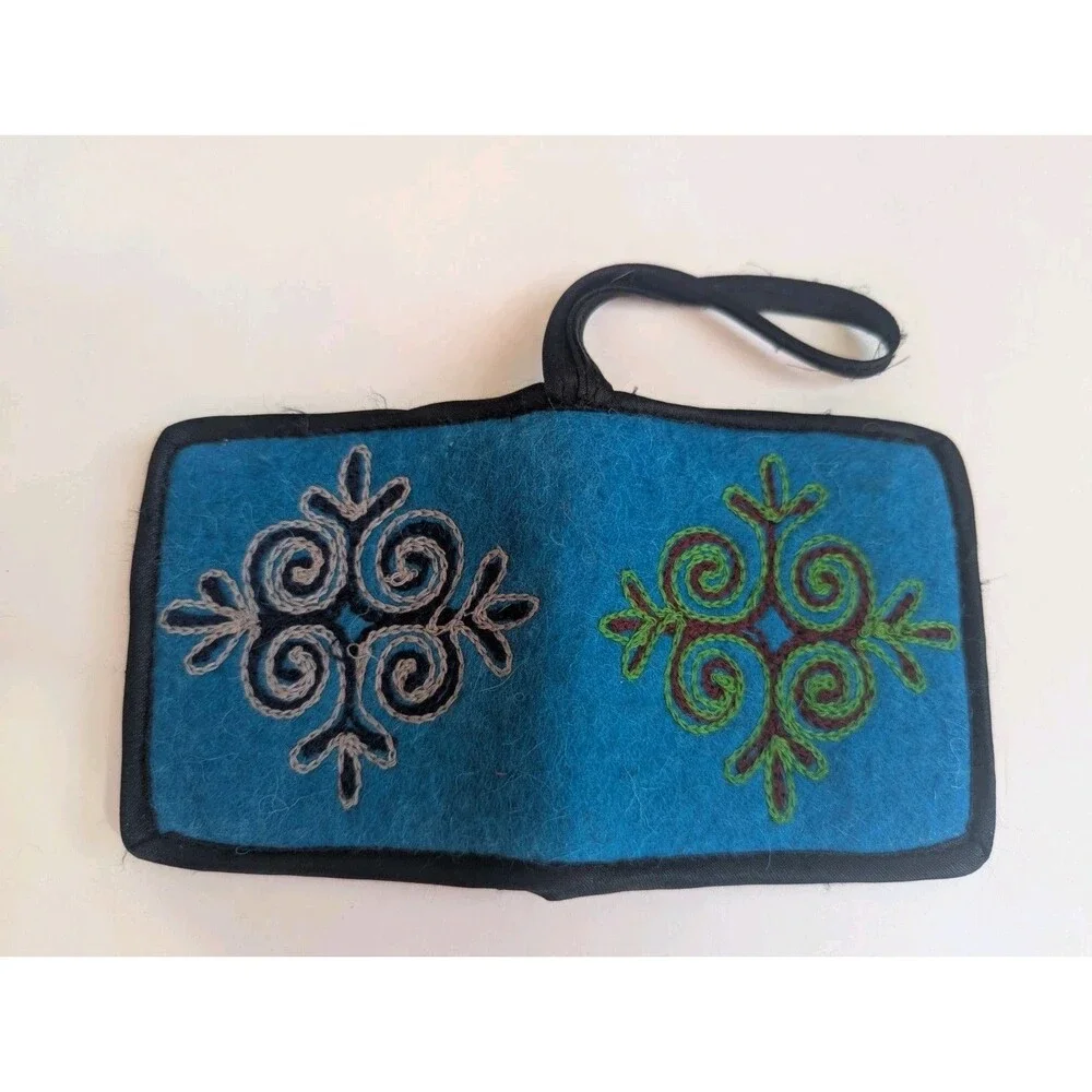 Hand Crafted Felt Kyrgyz Bifold Wallet Embroidered Blue NEW
